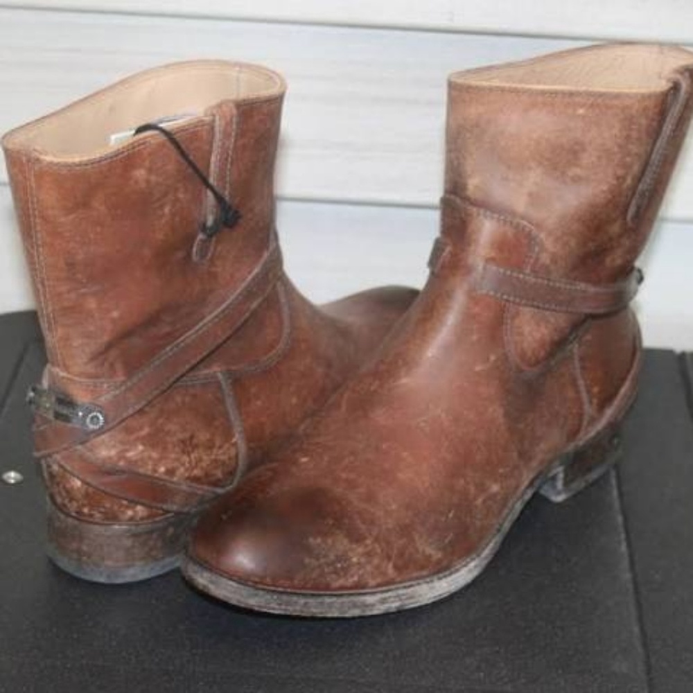 Frye Lindsay Plate Short Boot